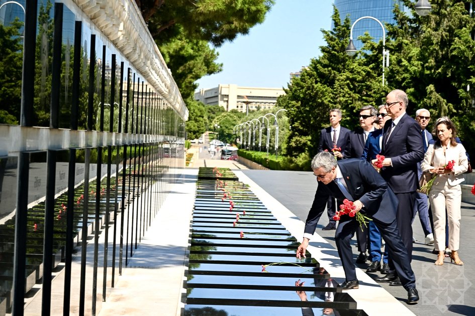 Swiss Foreign Minister Ignazio Cassis Visits Martyrs' Lane in Baku