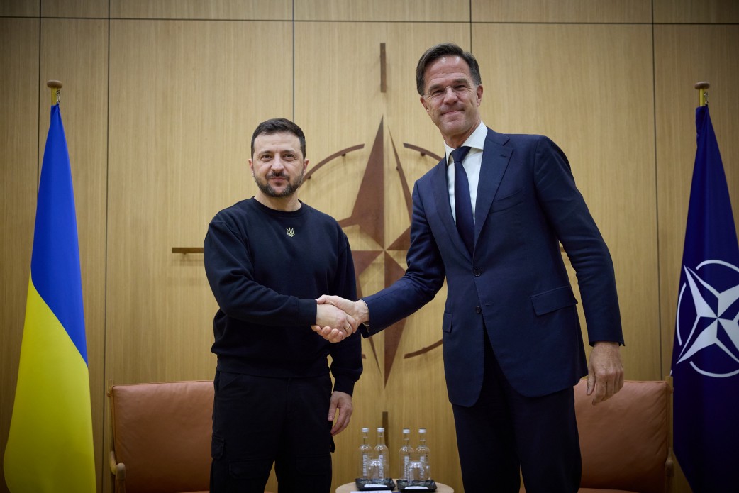 Zelenski NATO-nun baş katibi ilə telefon danışığı aparıb