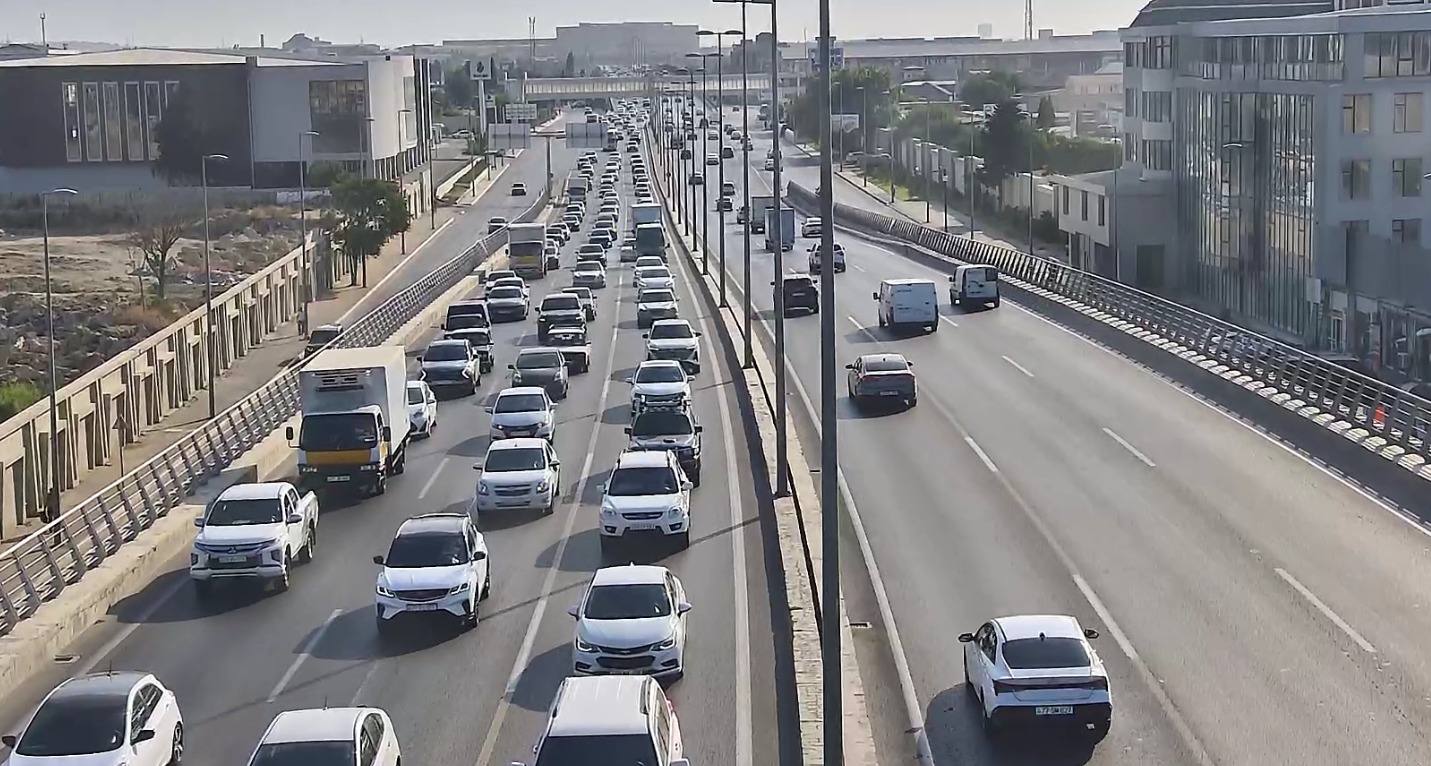Bakıda hazırda sıxlıq müşahidə olunan yollar açıqlanıb 