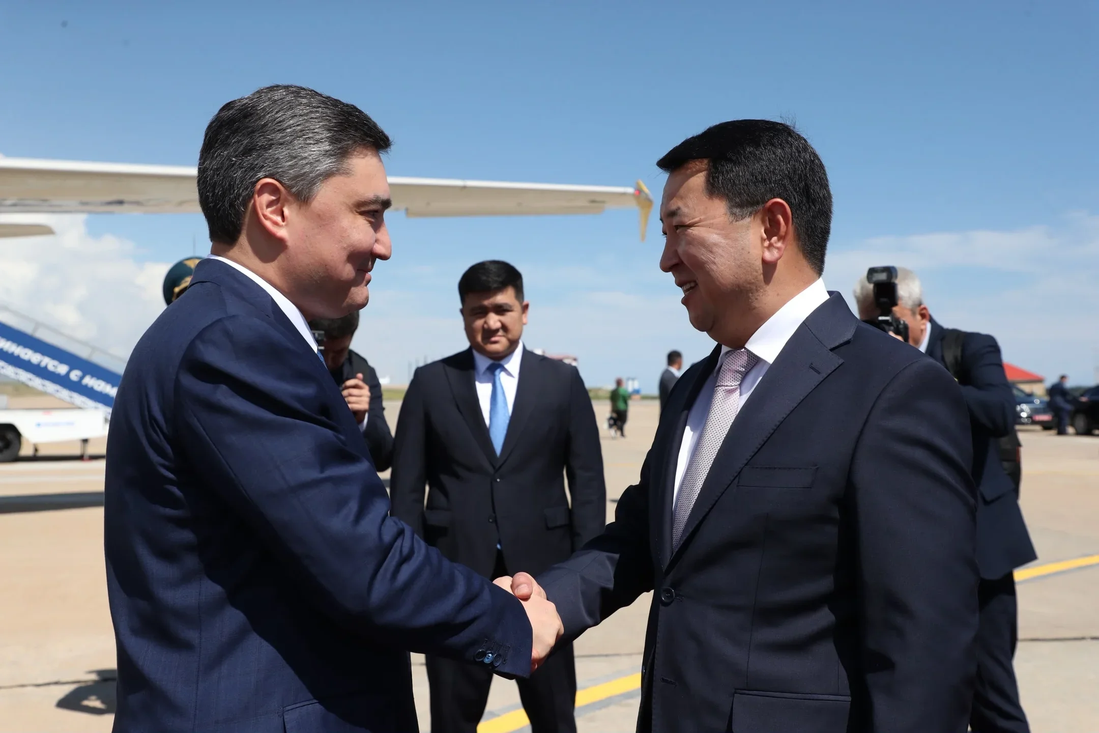 Qazaxıstanın Baş naziri Qırğızıstana səfər edib