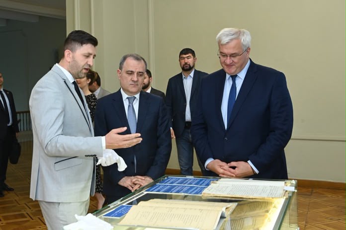 Ceyhun Bayramov Ukrayna XİN-də arxiv sənədlərlə tanış olub