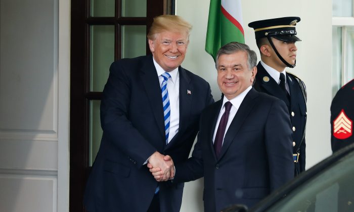 Mirziyoyev Trampı Özbəkistana dəvət edib