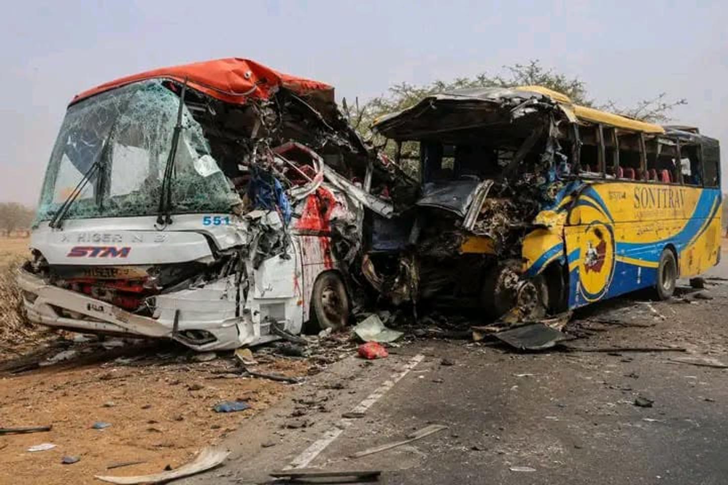 Nigerdə iki avtobusun toqquşması nəticəsində 22 nəfər həlak olub