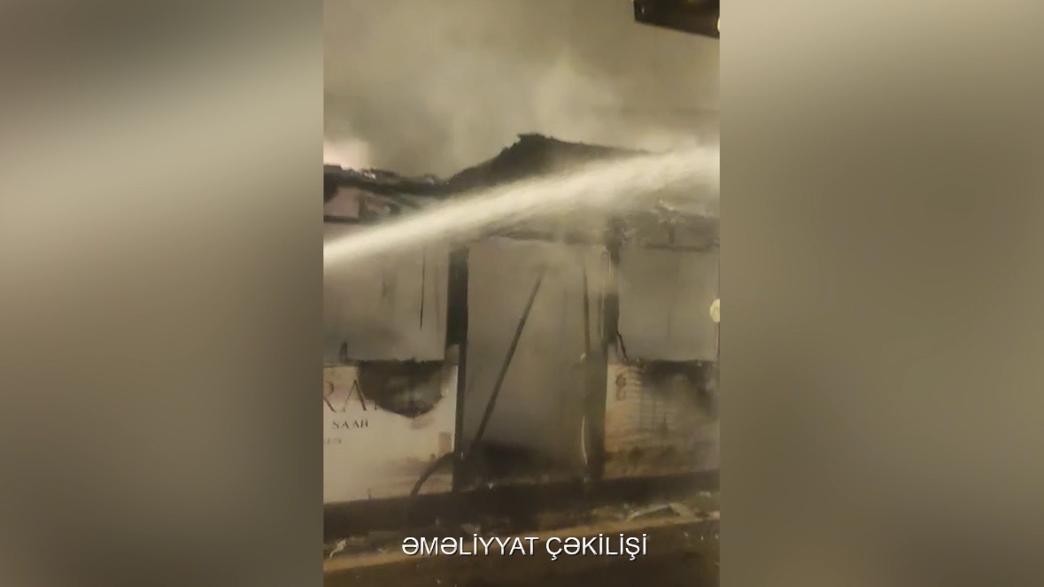 Bakıda avtobus yanıb