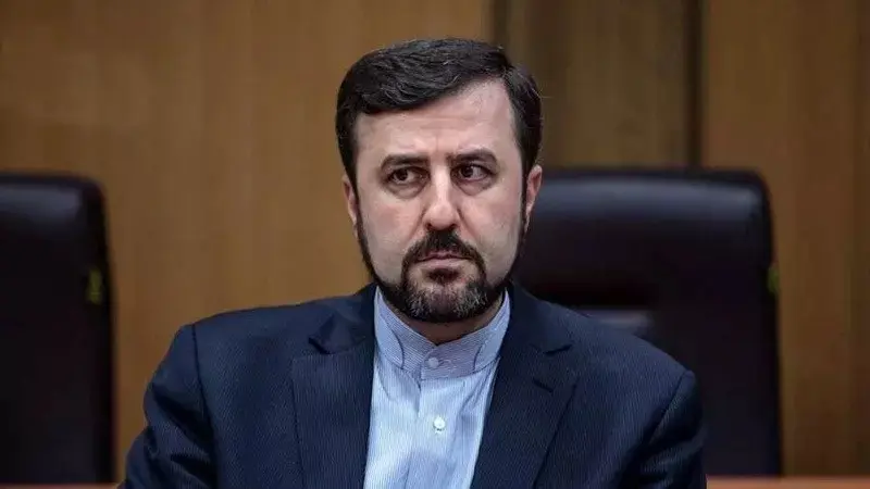 İran XİN: ABŞ-nin zərbələri Fars körfəzində neft çirklənməsinə səbəb olub
