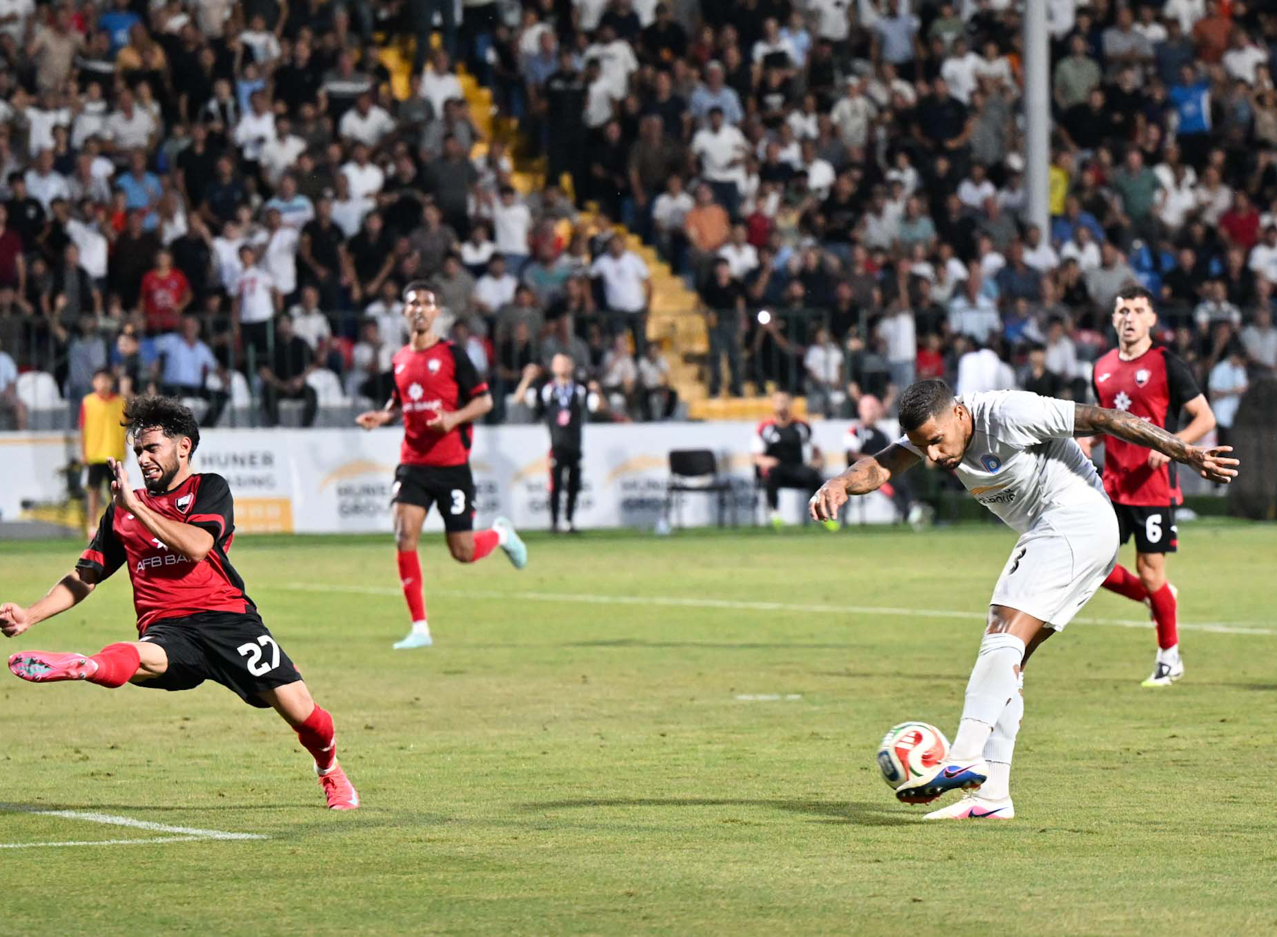 Premyer Liqada mövsümün ilk qolu vurulub