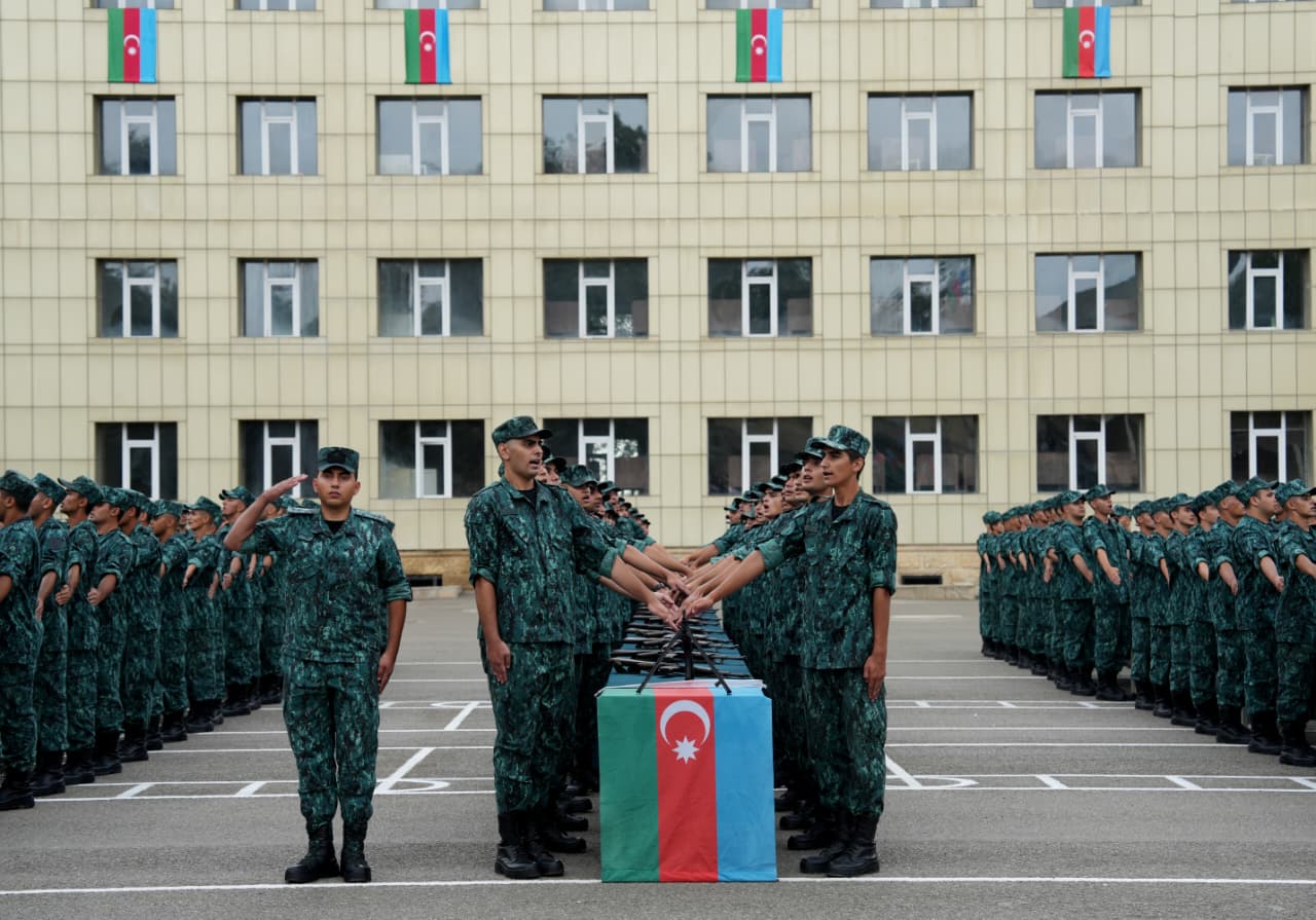 DSX-nin birləşmə və hərbi hissələrində gənc əsgərlərin andiçmə mərasimi keçirilib