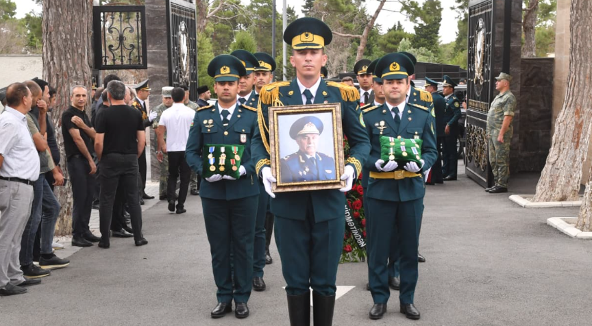 General-mayor Abbasəli Novruzov son mənzilə yola salınıb