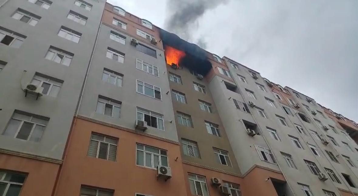 Abşeronda çoxmərtəbəli yaşayış binasında yanğın baş verib - YENİLƏNİB