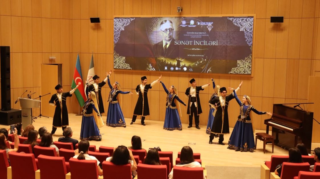 ADA Universitetində “Sənət inciləri” adlı mühazirə-konsert təşkil olunub