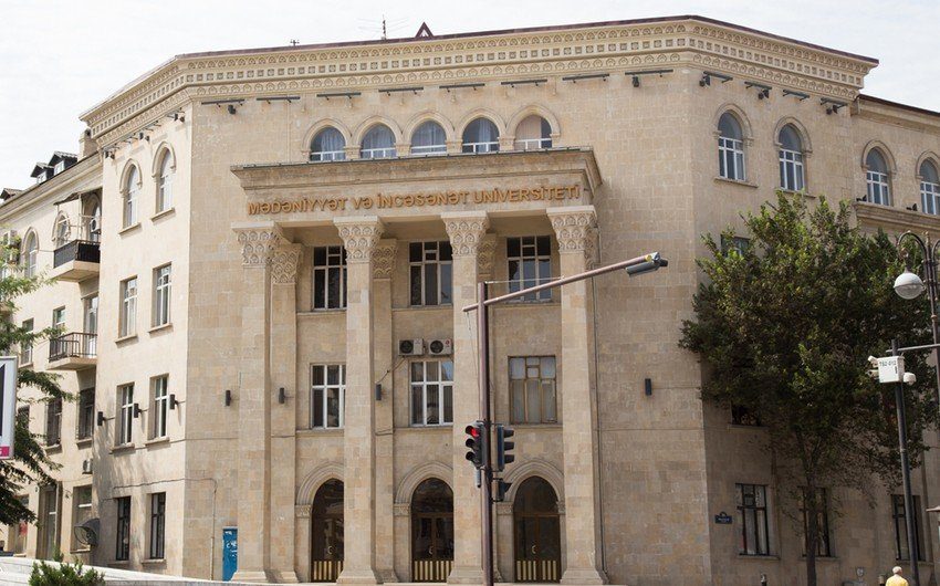 ADMİU-nun birinci kurs tələbələrini aşağılayan şəxs universitetdən xaric edilib