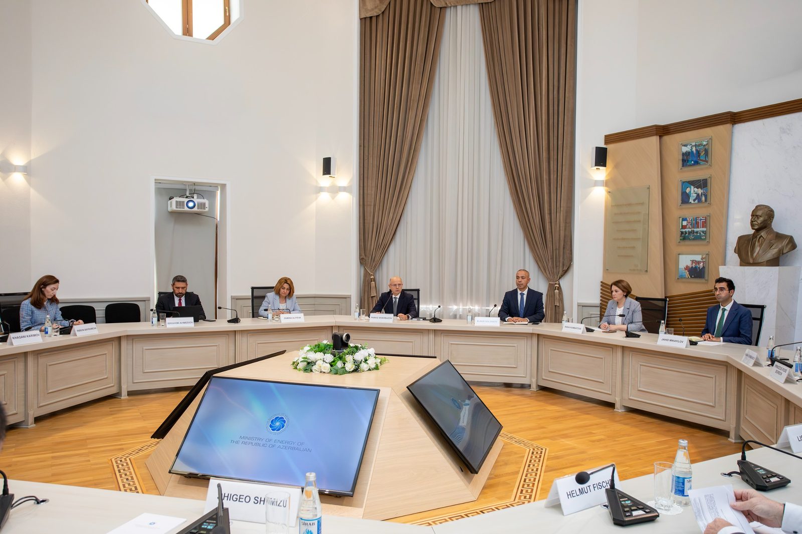 AİB ilə enerji əməkdaşlığının genişləndirilməsi müzakirə edilib