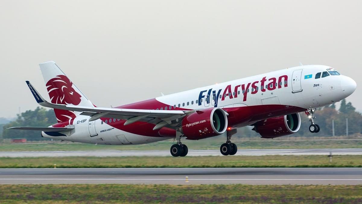 Almatı hava limanında texniki xidmət zamanı "FlyArystan" təyyarəsi alovlanıb