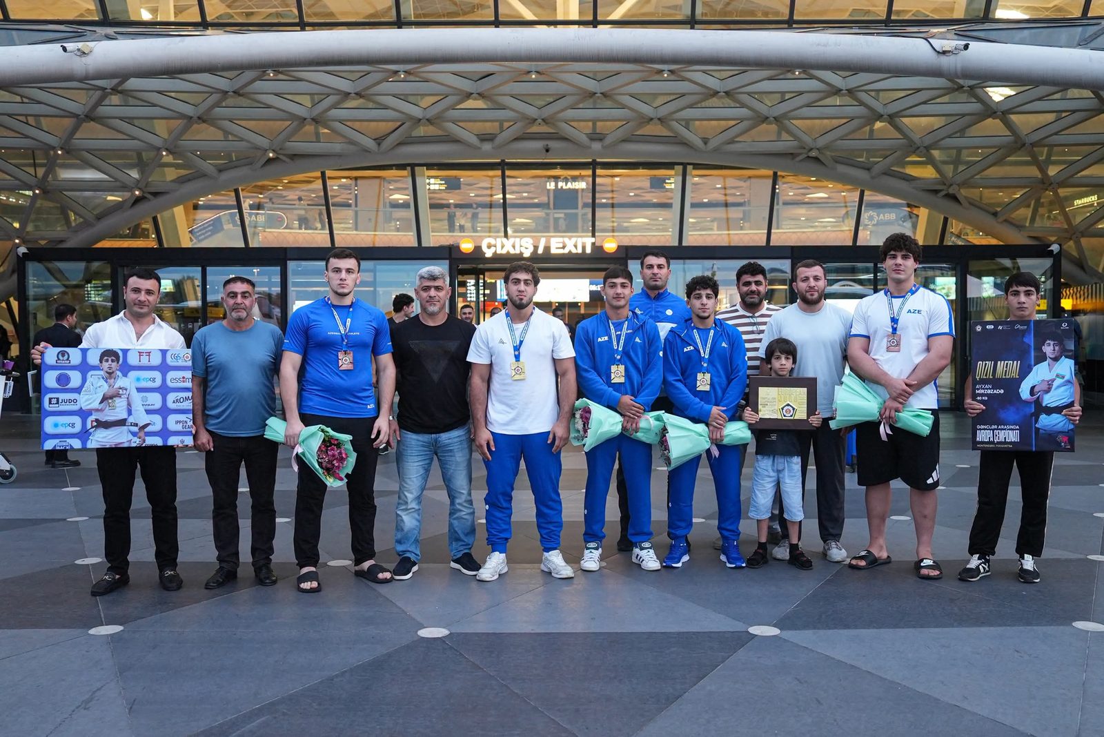 Avropa çempionatında 5 medal qazanan cüdoçularımız Bakıya qayıtdı