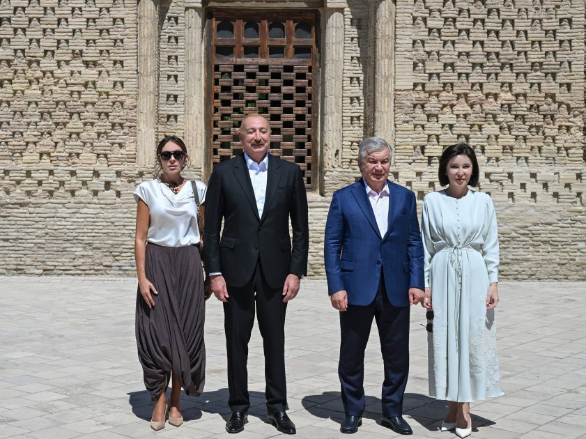 Presidents and First Ladies of Azerbaijan and Uzbekistan Visit Ismail Samani Mausoleum in Bukhara