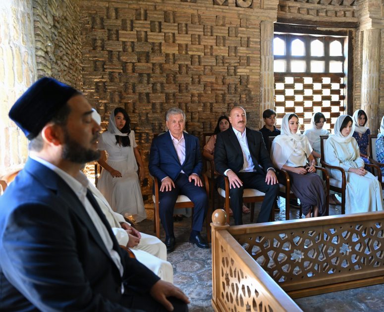 Presidents and First Ladies of Azerbaijan and Uzbekistan Visit Ismail Samani Mausoleum in Bukhara