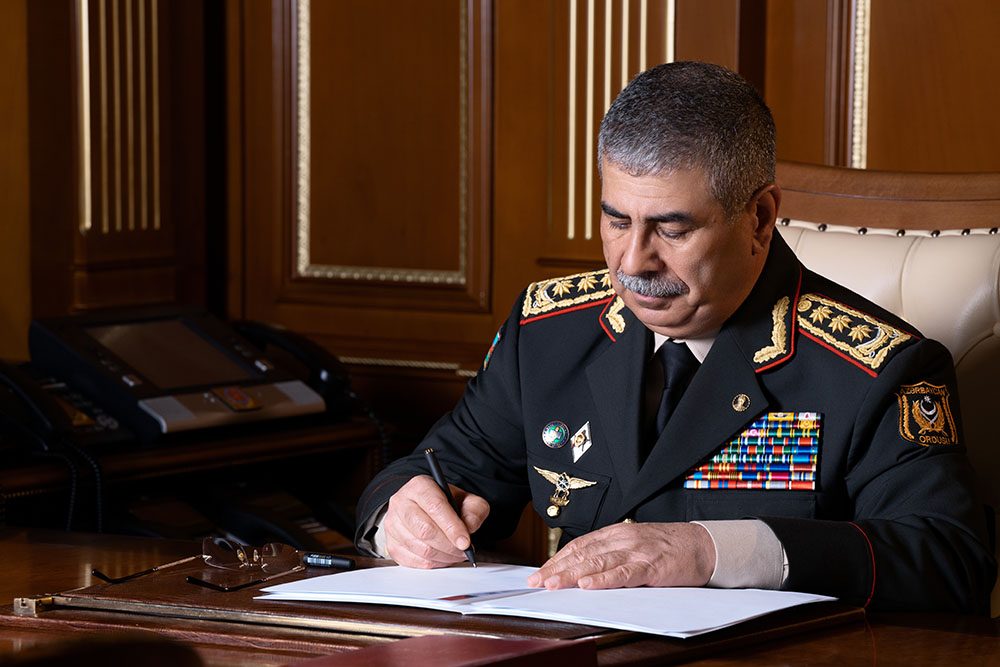 Azərbaycan müdafiə naziri Pakistan tərəfinə başsağlığı verib