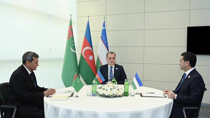 Azərbaycan, Özbəkistan və Türkmənistan XİN rəhbərlərinin üçtərəfli görüşü keçirilib