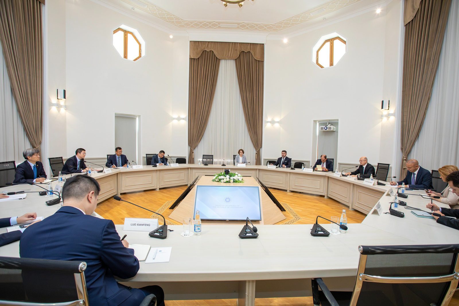 Azərbaycan və Çin enerji sahəsində yeni addımları müzakirə edib