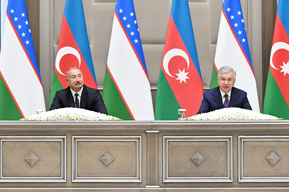 Azərbaycan və Özbəkistan prezidentləri mətbuata bəyanatlarla çıxış ediblər - YENİLƏNİR
