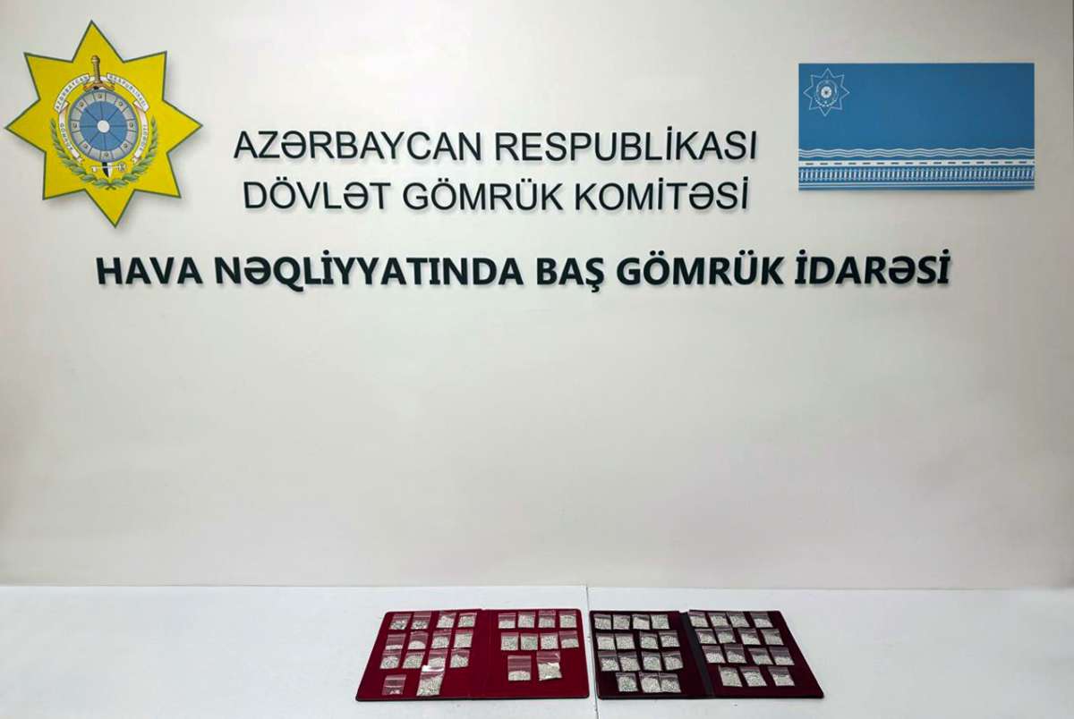 Bakı aeroportunda 4 milyon manatlıq brilyant ələ keçirilib