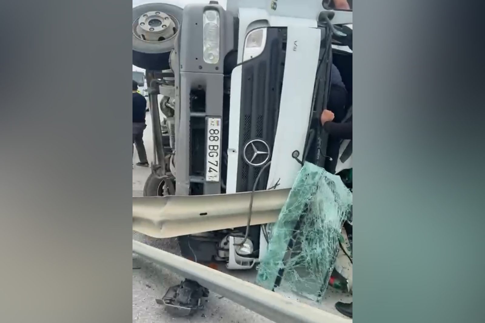 Bakı-Qazax yolunda qəza olub, 4 nəfər ölüb - YENİLƏNİB