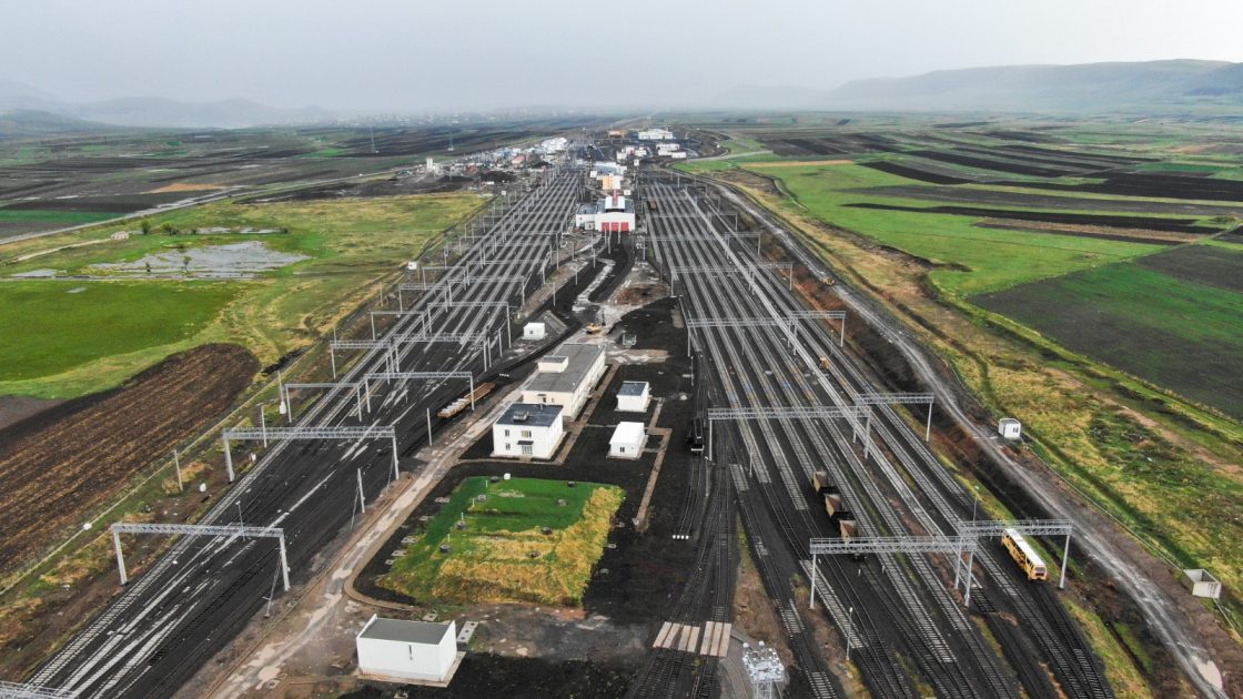 Bakı-Tbilisi-Qars dəmir yolunun yükaşırma qabiliyyəti 5 milyon tona çatdırılıb