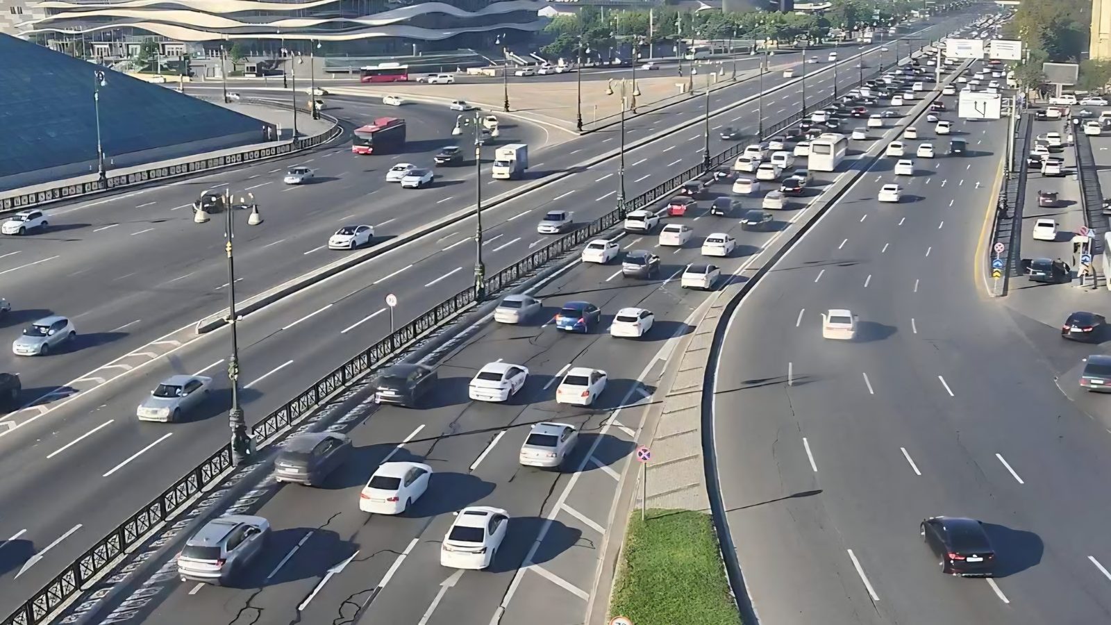 Bakıda hazırda sıxlıq müşahidə olunan yollar açıqlanıb