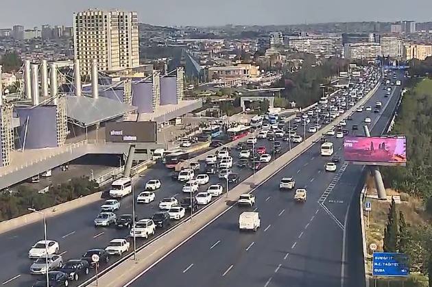 Bakıda hazırda sıxlıq müşahidə olunan yollar açıqlanıb
