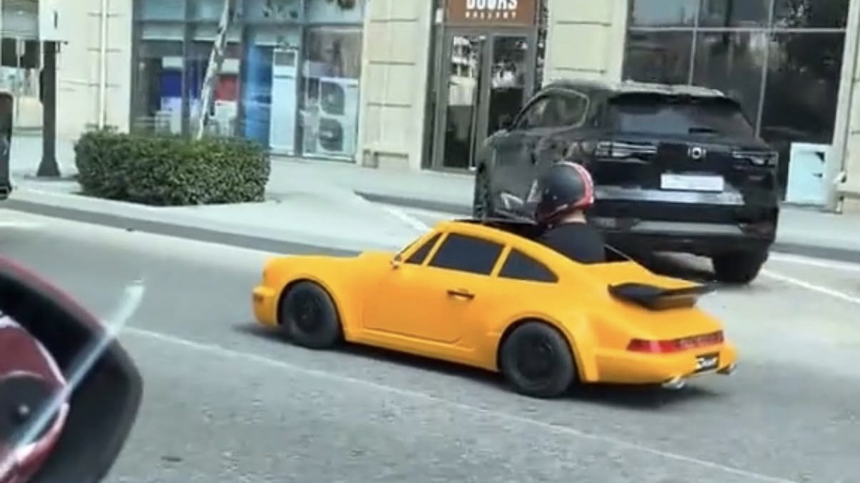 Bakıda oyuncaq avtomobillə yola çıxan şəxs məsuliyyətə cəlb olunub