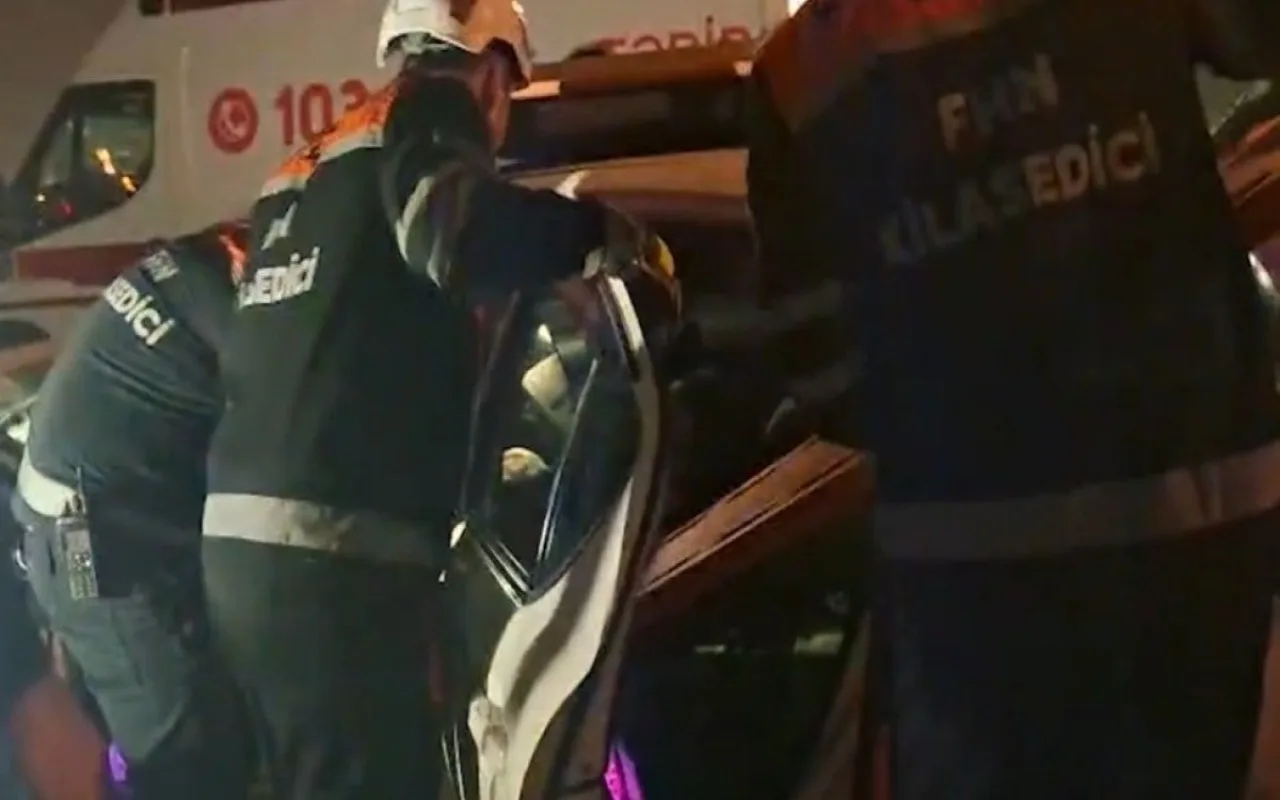 Balaxanıda maşın betona çırpılıb