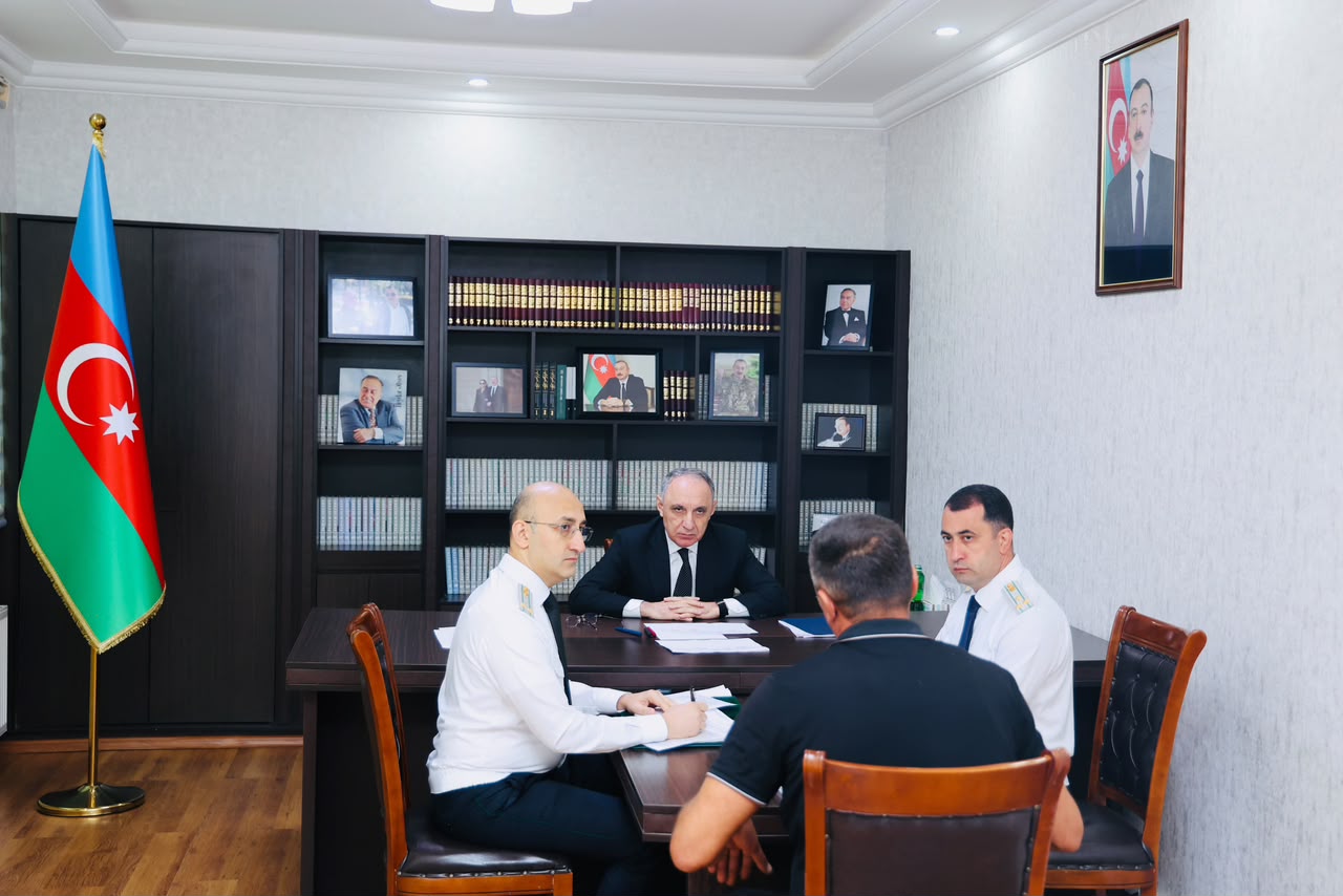 Baş prokuror Quba rayonunda vətəndaşları qəbul edib