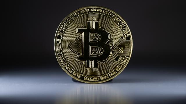 Bitcoin 8 ayın ən yüksək səviyyəsinə yüksəlib