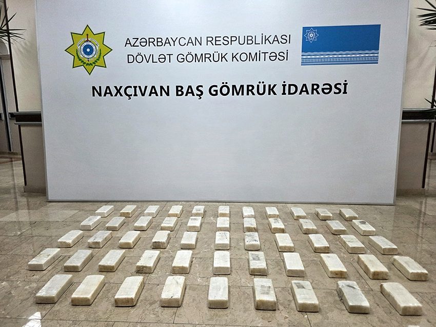 "Bitum” yükündə 53 ədəd “kərpic” formalı qablaşmadan metamfetamin aşkarlandı