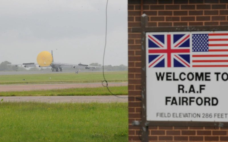 Britaniyadakı hərbi hava bazasının yaxınlığında beş nəfər saxlanılıb