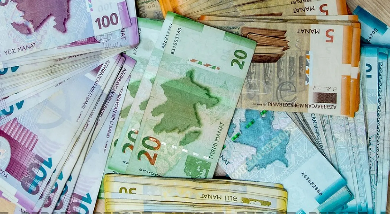Bu ilin sonunda Azərbaycanın dövlət büdcəsi kəsiri 1,5 milyard manata yaxın olacaq
