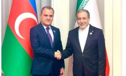 Ceyhun Bayramov Abbas Əraqçi ilə görüşüb