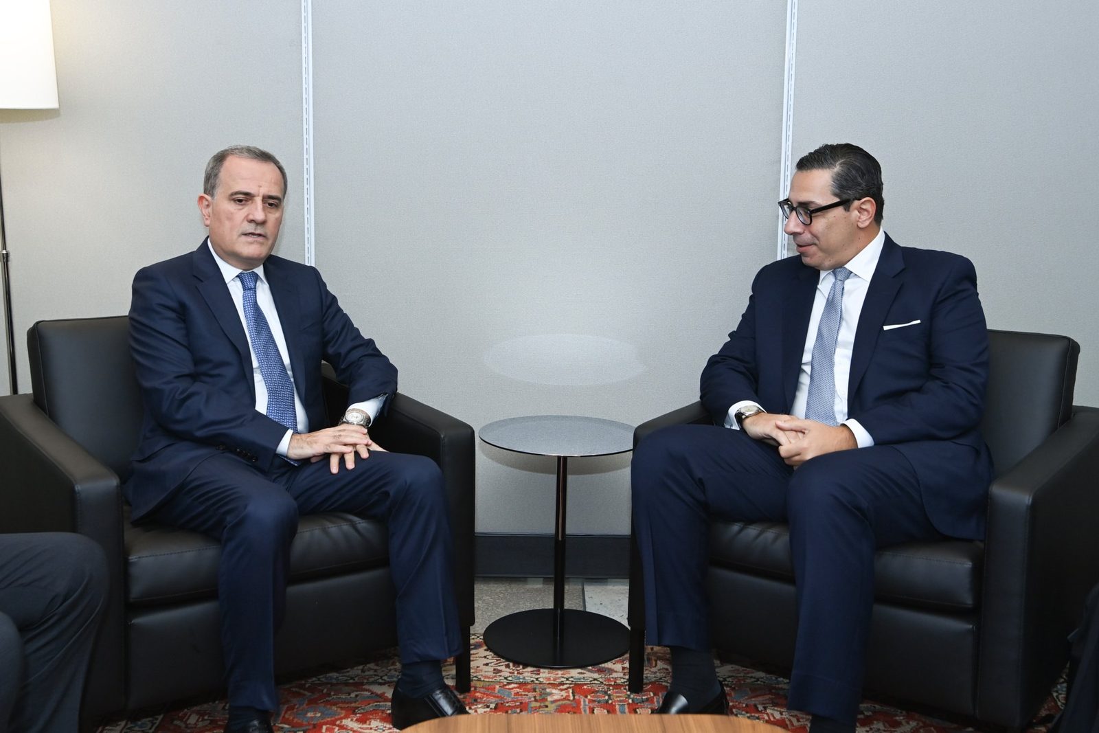 Ceyhun Bayramov Kiprli həmkarı ilə görüşüb