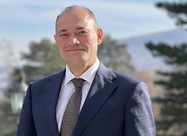 Deputat: Mobil nömrələrin yenidən dövriyyəyə buraxılması informasiya təhlükəsizliyi məsələsidir