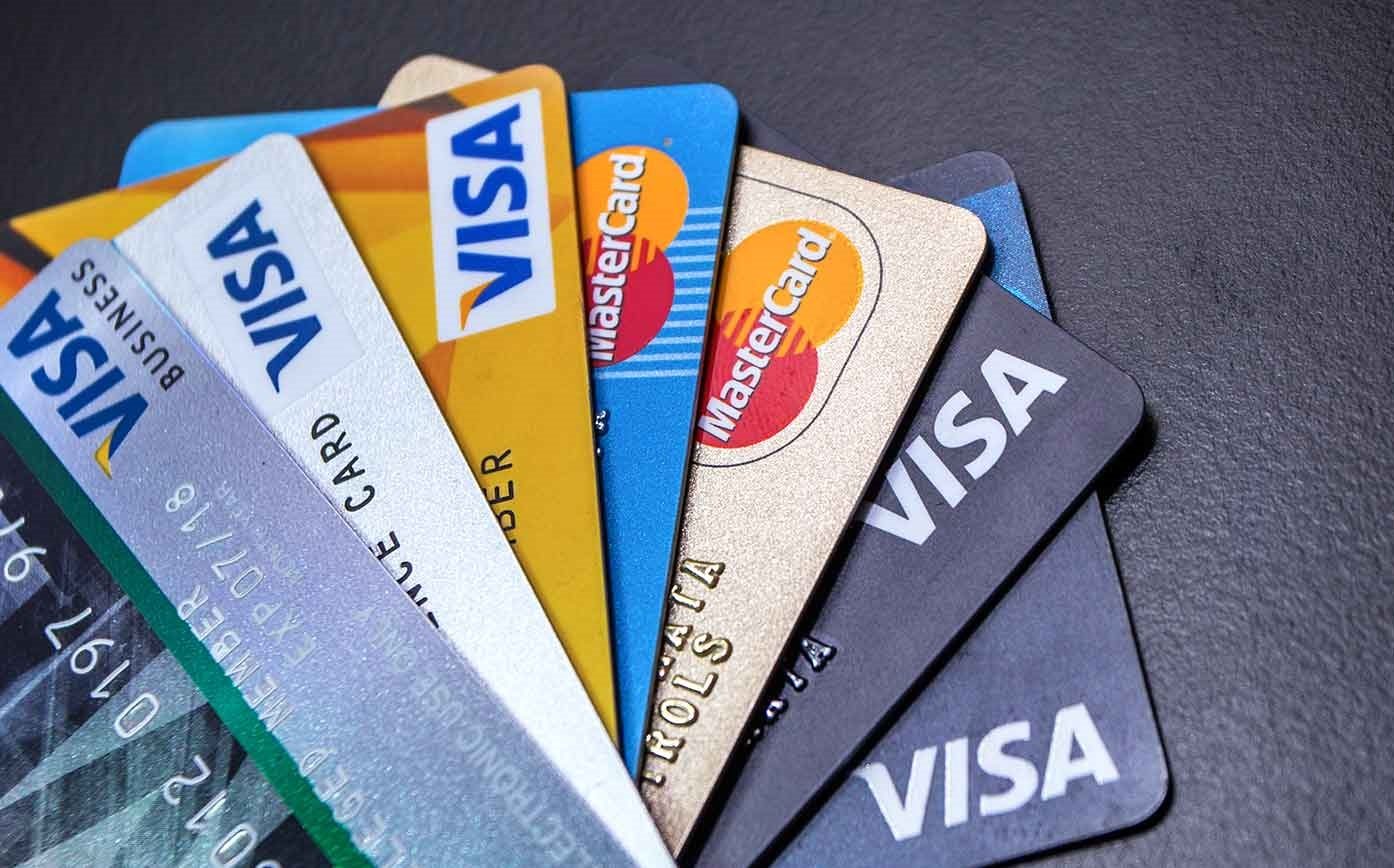 Dövriyyədə olan ödəniş kartlarının sayı 9.5% artıb