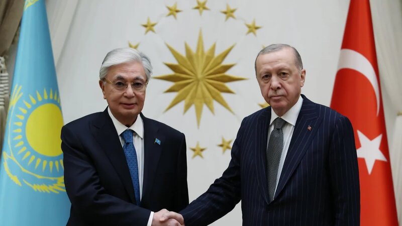 Ərdoğan Tokayevlə görüşüb