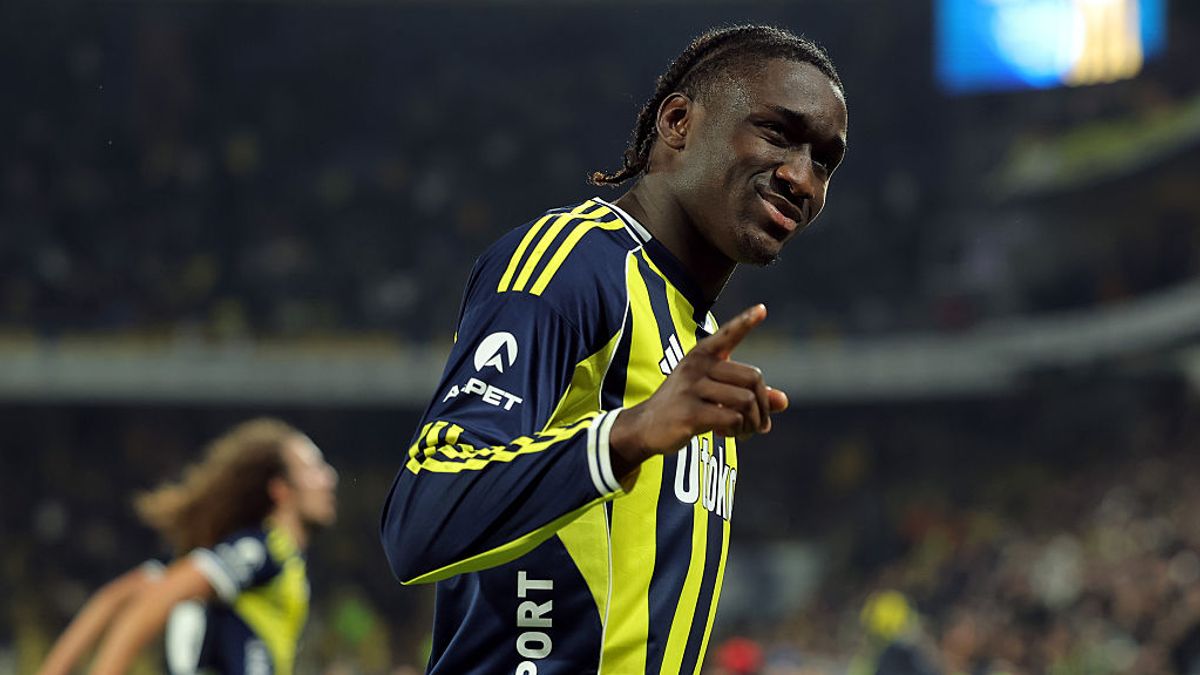"Fənərbaxça"nın hücumçusu "Koventri"yə transfer oldu
