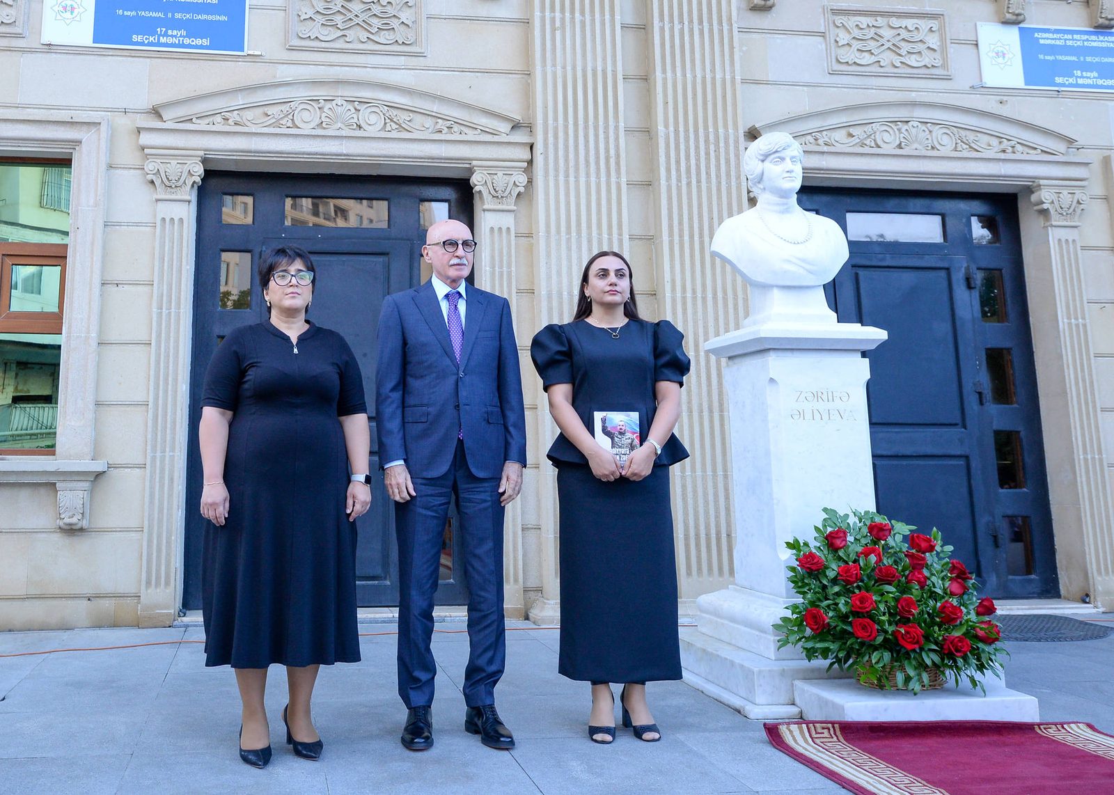 Firudin Qurbanov akademik Zərifə Əliyeva adına liseydə Bilik Günü tədbirində iştirak edib