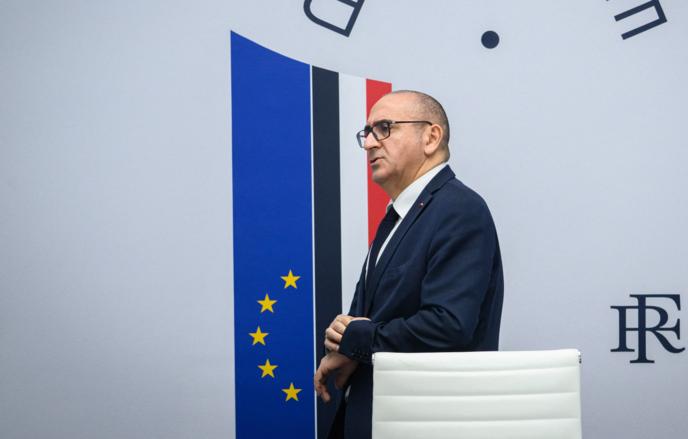 Fransa daxili işlər naziri etirazlara görə istefa verib