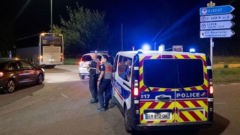 Fransada sərnişin qatarı relsdən çıxıb, 44 nəfər xəsarət alıb