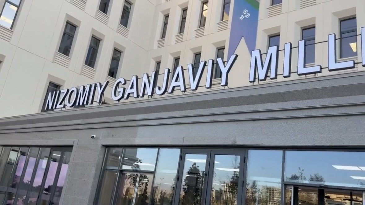 Hikmət Hacıyev Nizami Gəncəvi adına Özbəkistan Milli Pedaqoji Universitetinin yeni binasından paylaşım edib