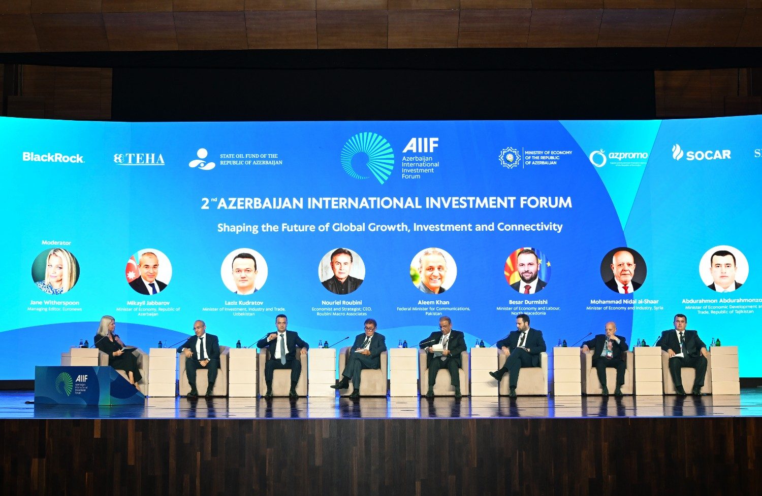 İkinci Azərbaycan Beynəlxalq İnvestisiya Forumunda Azərbaycanın regionlar arasında strateji keçid kimi rolu müzakirə olunub