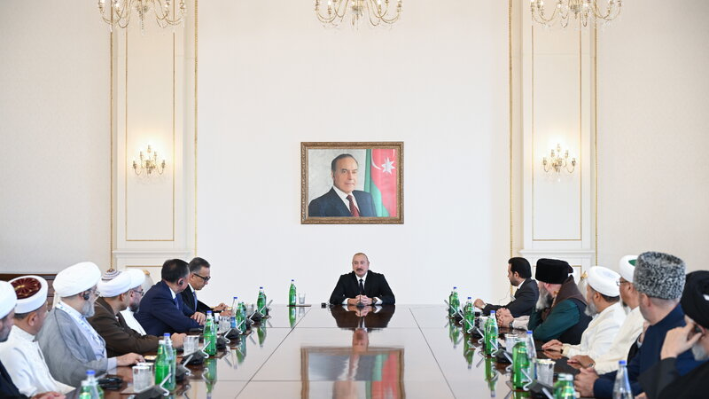 İlham Əliyev Bakıda keçirilən beynəlxalq konfransların iştirakçılarını qəbul edib