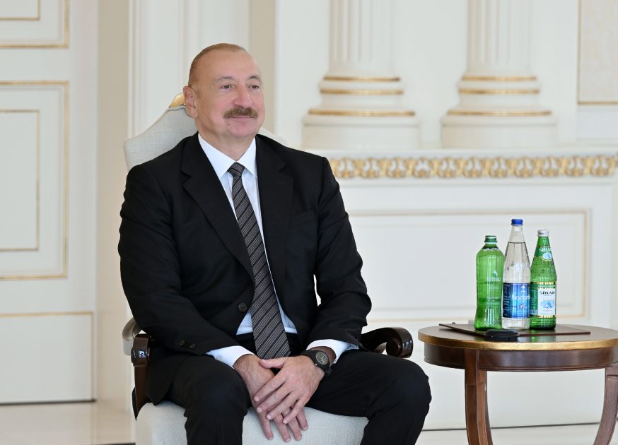 İlham Əliyev Estoniyanın Azərbaycanda yeni təyin olunmuş səfirini qəbul edib