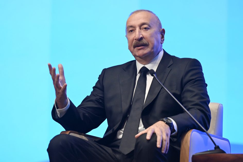 İlham Əliyev II Azərbaycan Beynəlxalq İnvestisiya Forumunda iştirak edib - YENİLƏNİB - CANLI